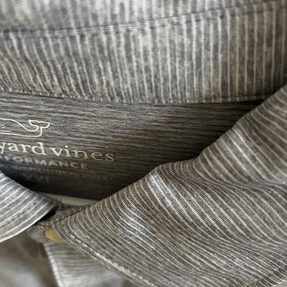 Vineyard Vines - Picture 5 of 7